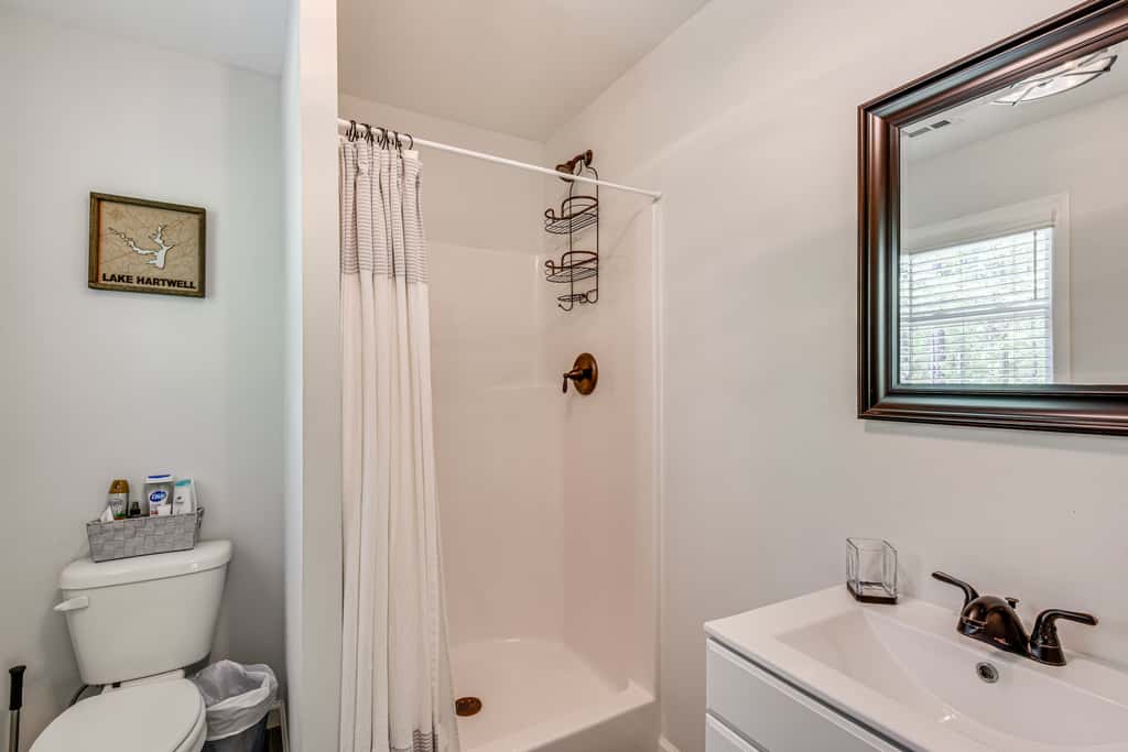 Waterfront Townville Home: Hot Tub & Lake Access!
