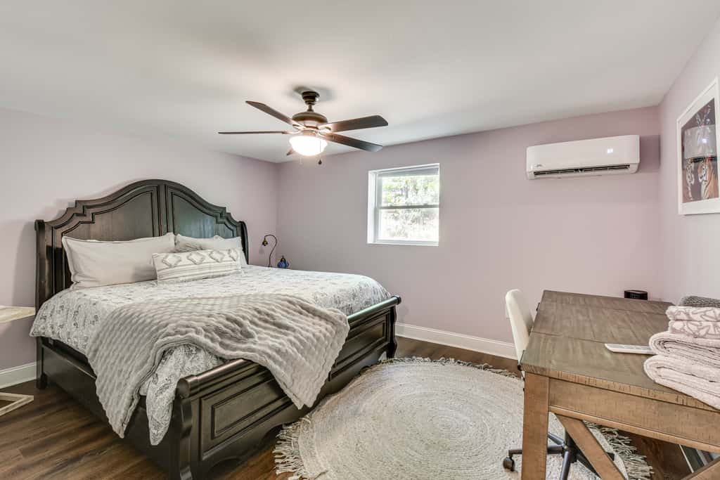 Waterfront Townville Home: Hot Tub & Lake Access!