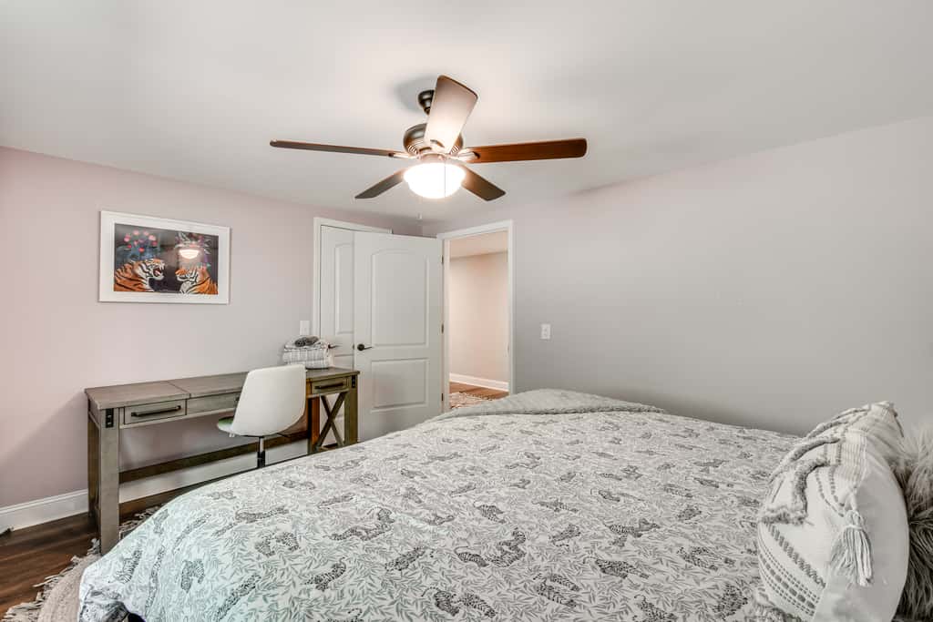 Waterfront Townville Home: Hot Tub & Lake Access!