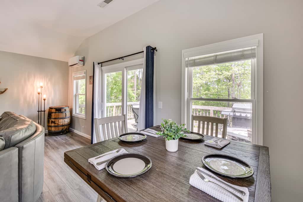 Waterfront Townville Home: Hot Tub & Lake Access!