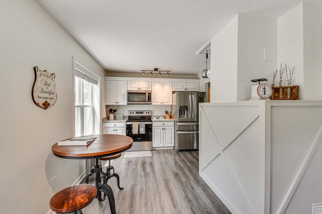 Waterfront Townville Home: Hot Tub & Lake Access!