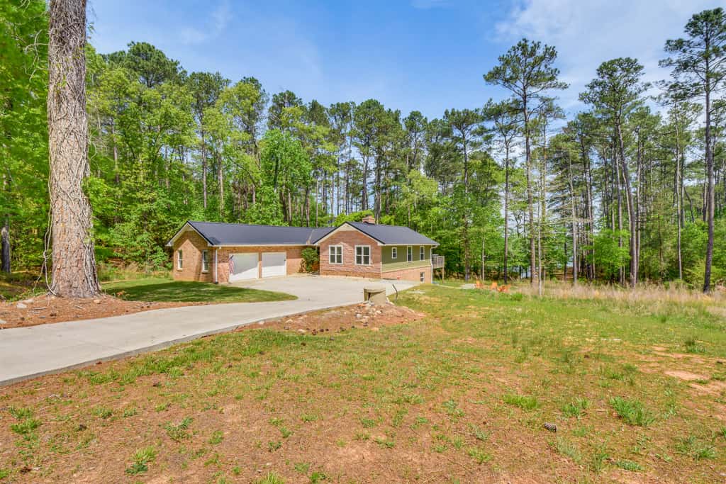 Waterfront Townville Home: Hot Tub & Lake Access!