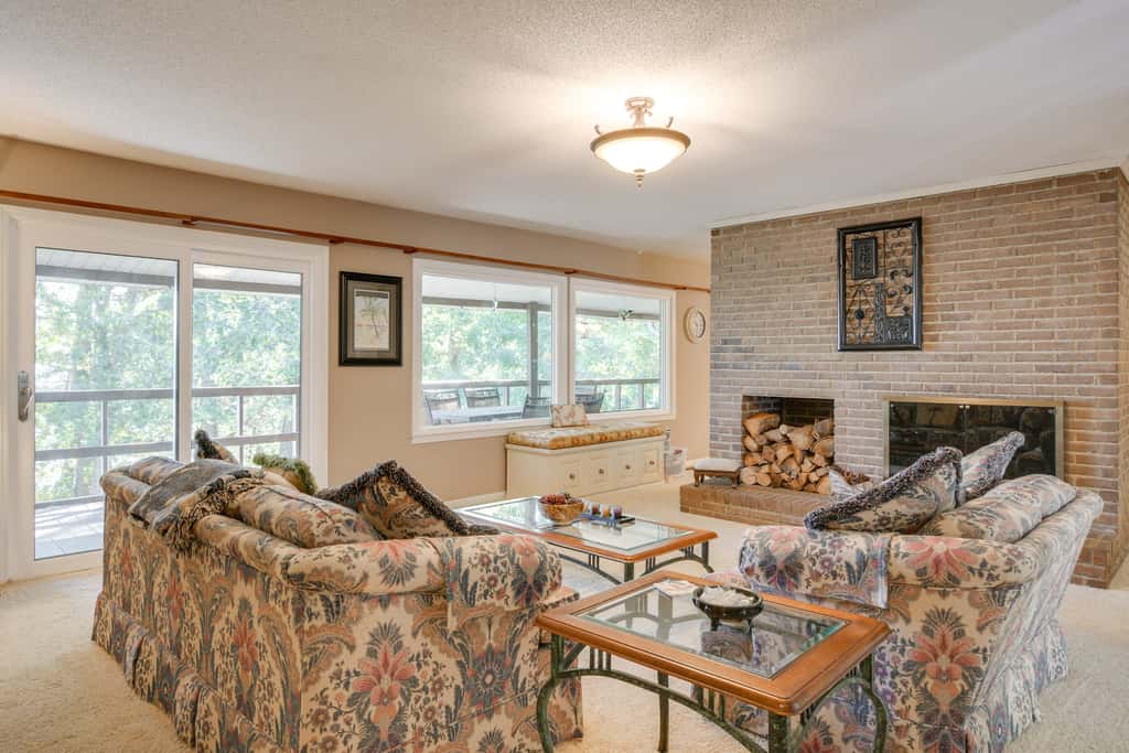 Lake Hartwell Retreat w/ Lake access & Firepit