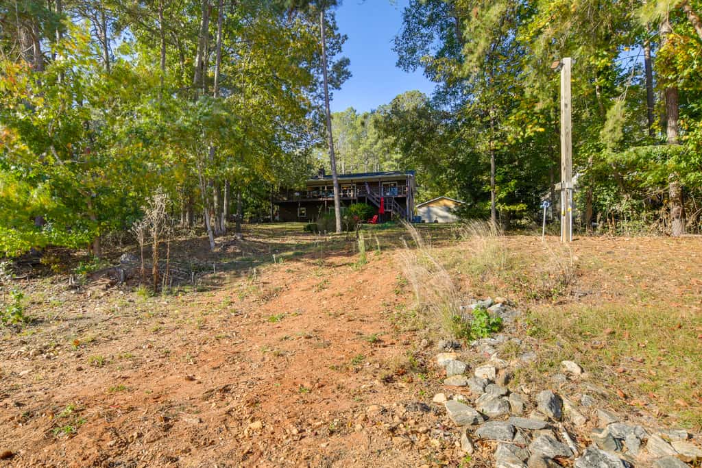 Lake Hartwell Retreat w/ Lake access & Firepit
