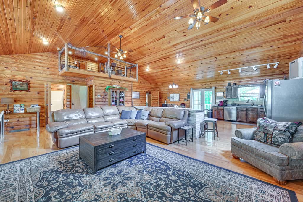 Kentucky Group Getaway w/ Dock + Lake Access