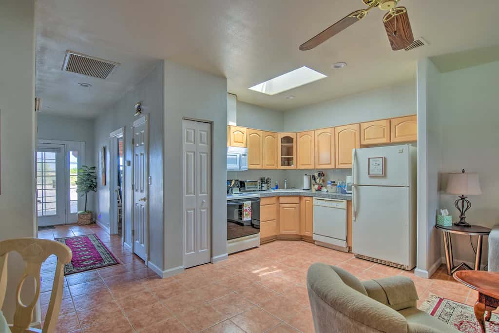 Single-Story Eloy Apartment w/ Patio Space!
