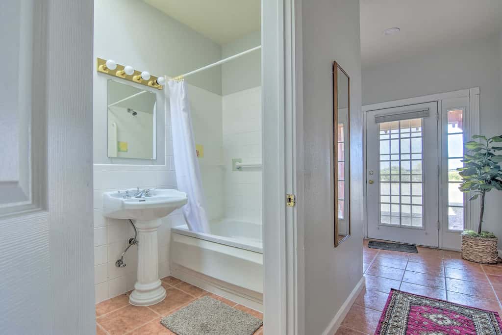Single-Story Eloy Apartment w/ Patio Space!