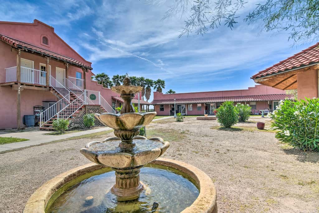 Single-Story Eloy Apartment w/ Patio Space!