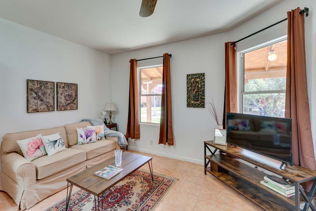 Eloy Retreat w/ Pool Access + Central A/C!
