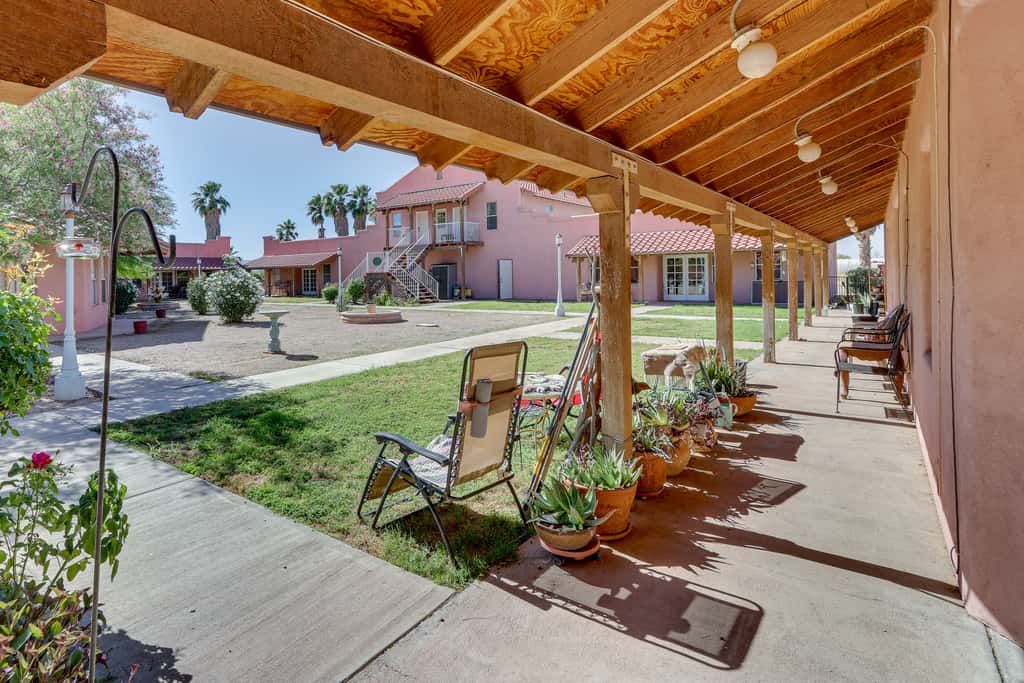 Eloy Retreat w/ Pool Access + Central A/C!