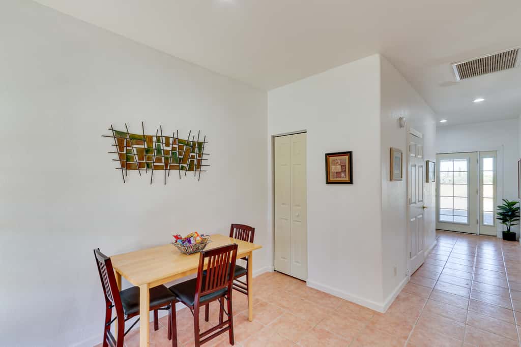 Eloy Retreat w/ Pool Access + Central A/C!