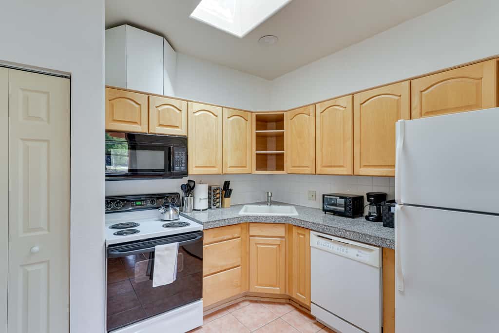 Eloy Retreat w/ Pool Access + Central A/C!
