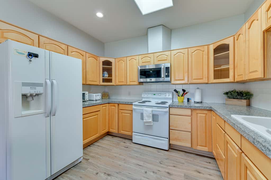 Eloy Vacation Rental w/ Community Pool & Courtyard
