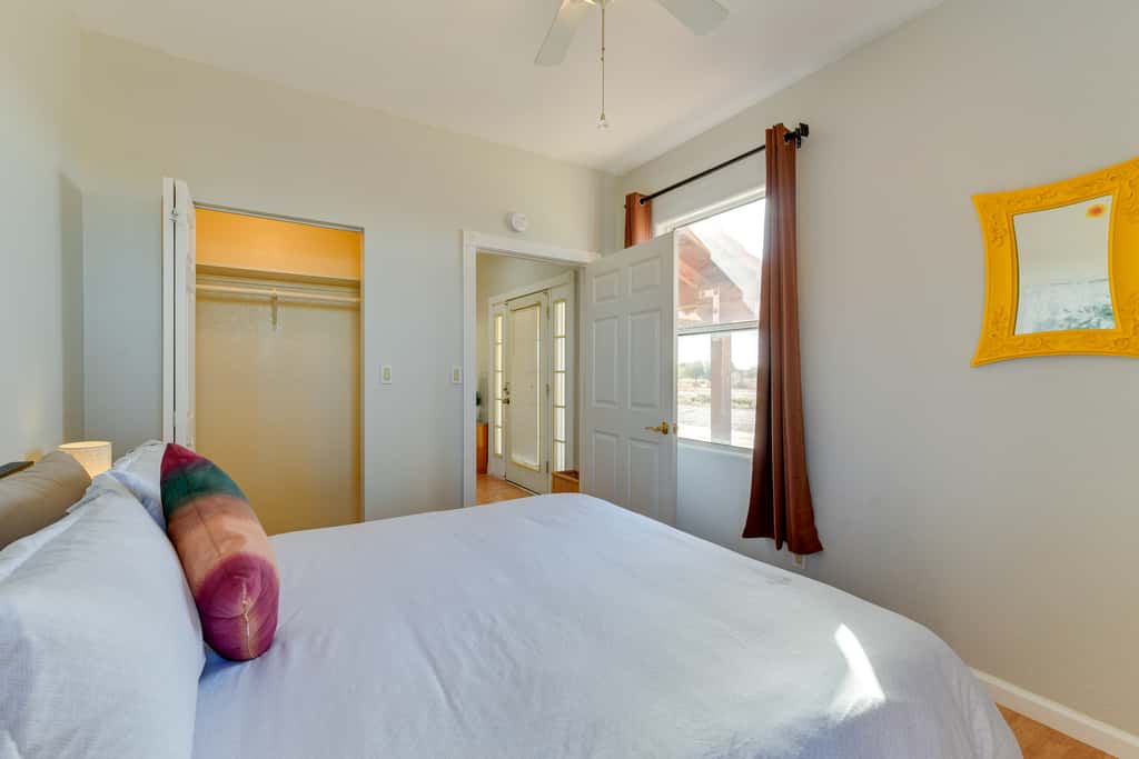 Eloy Vacation Rental w/ Community Pool & Courtyard