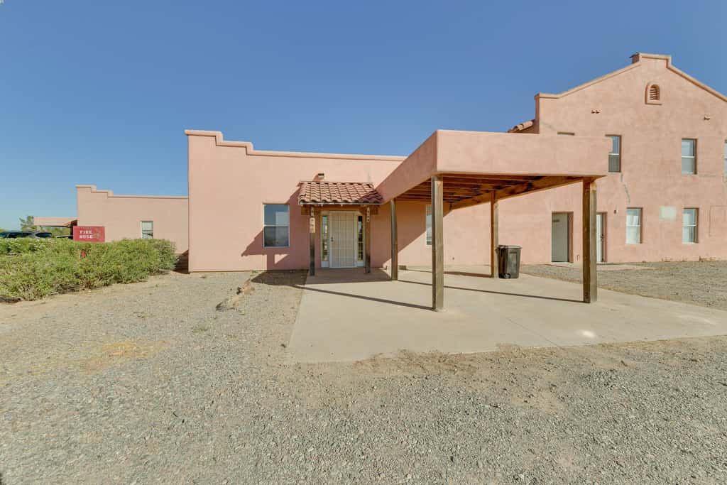 Eloy Vacation Rental w/ Community Pool & Courtyard