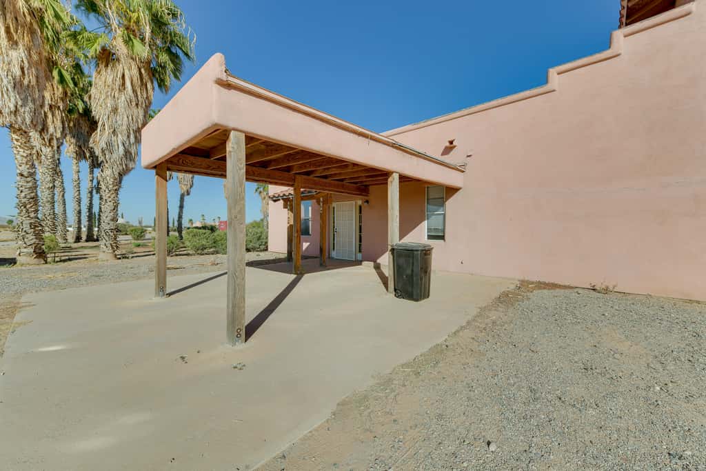 Eloy Vacation Rental w/ Community Pool & Courtyard