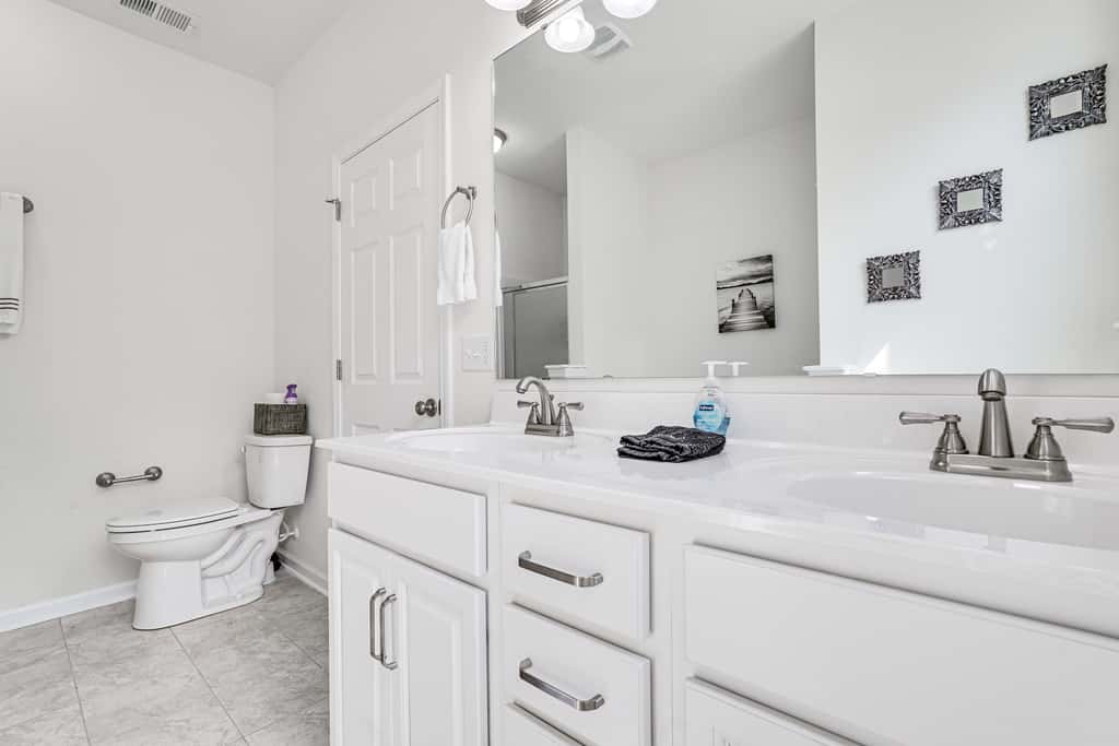 101 Reasons to Stay! Savannah Lakes Village Home