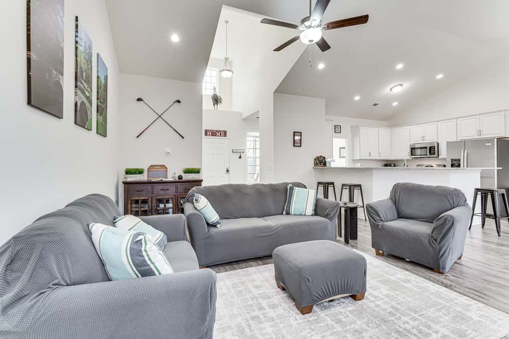101 Reasons to Stay! Savannah Lakes Village Home