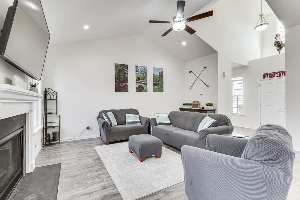 101 Reasons to Stay! Savannah Lakes Village Home