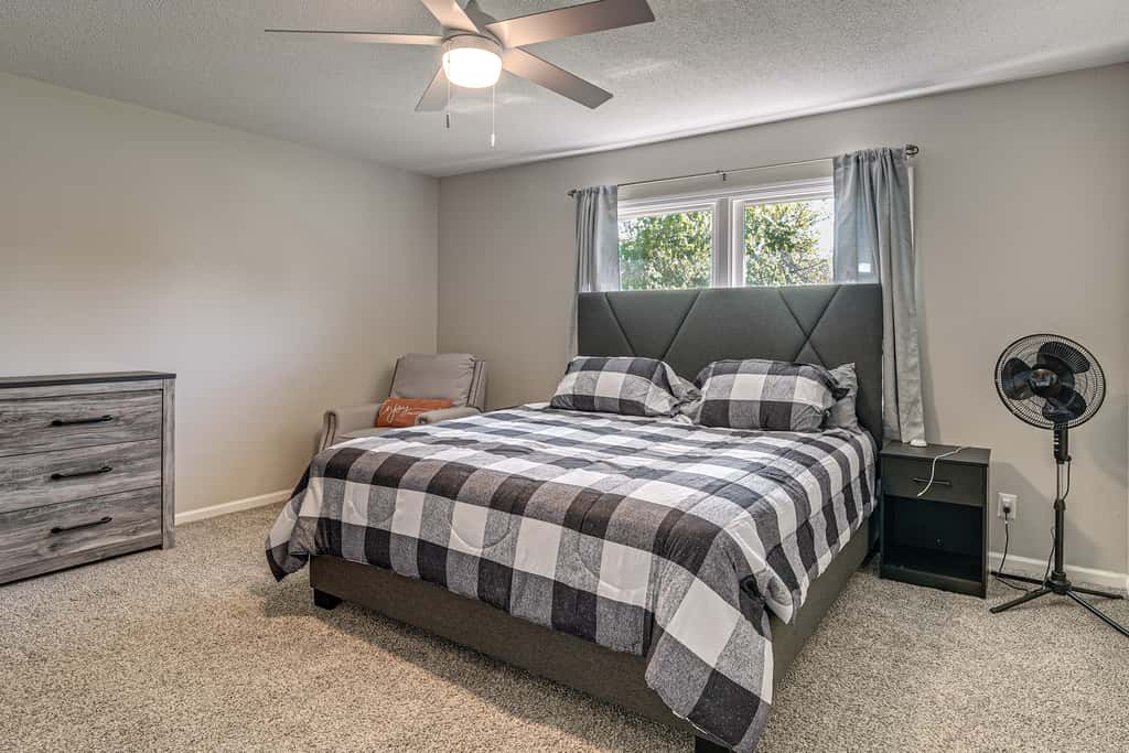 Explore Lincoln! Pet-Friendly Retreat w/ Patio