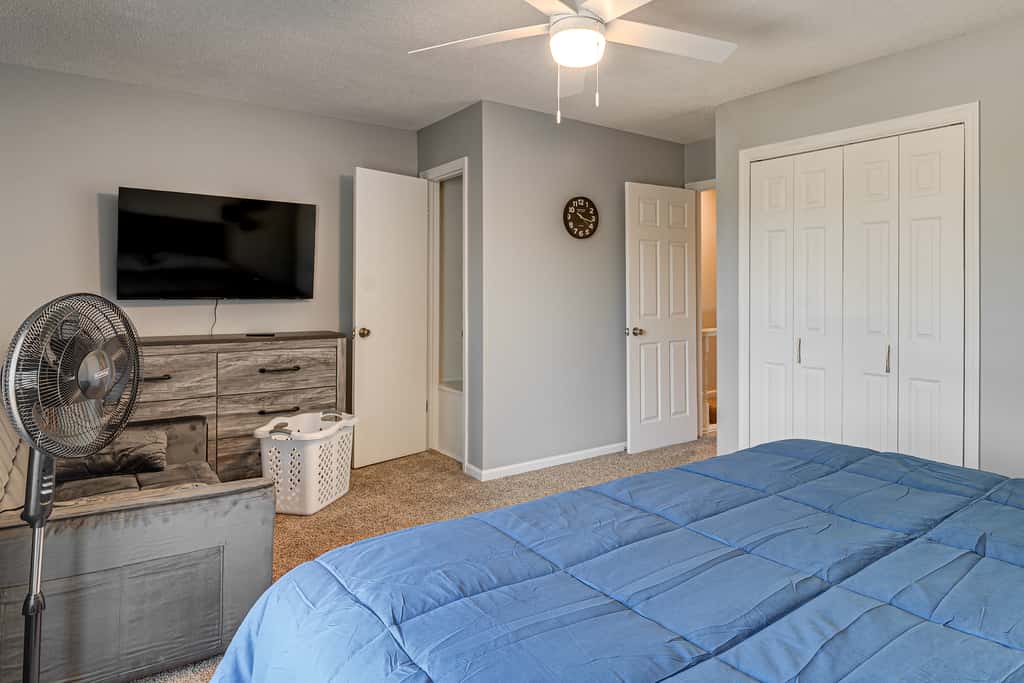 Explore Lincoln! Pet-Friendly Retreat w/ Patio
