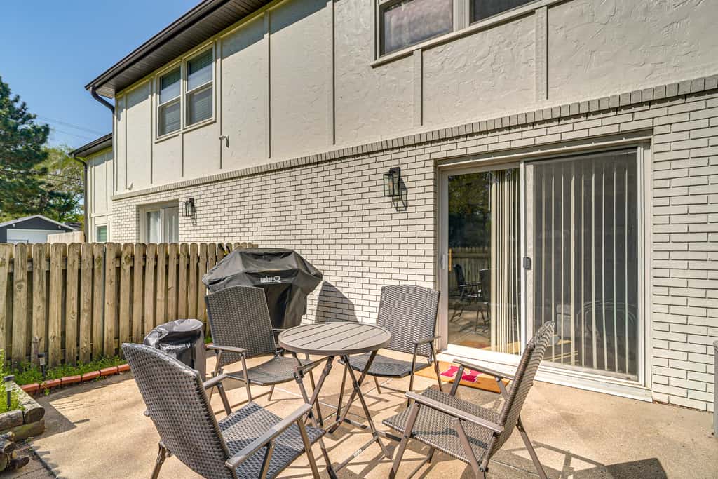 Explore Lincoln! Pet-Friendly Retreat w/ Patio