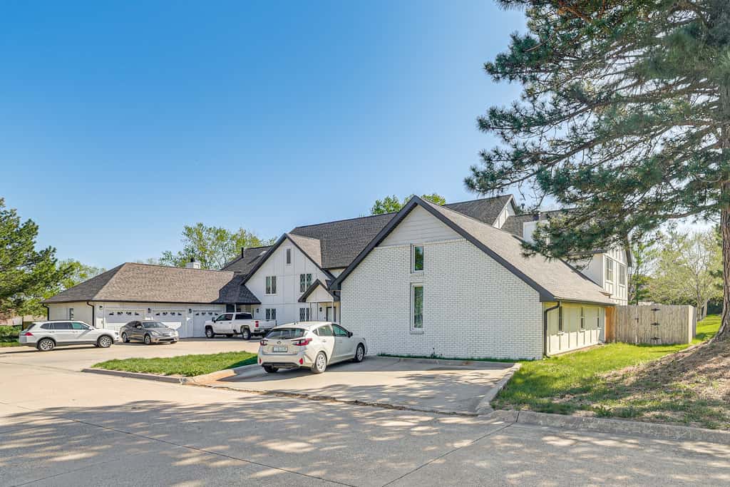 Explore Lincoln! Pet-Friendly Retreat w/ Patio