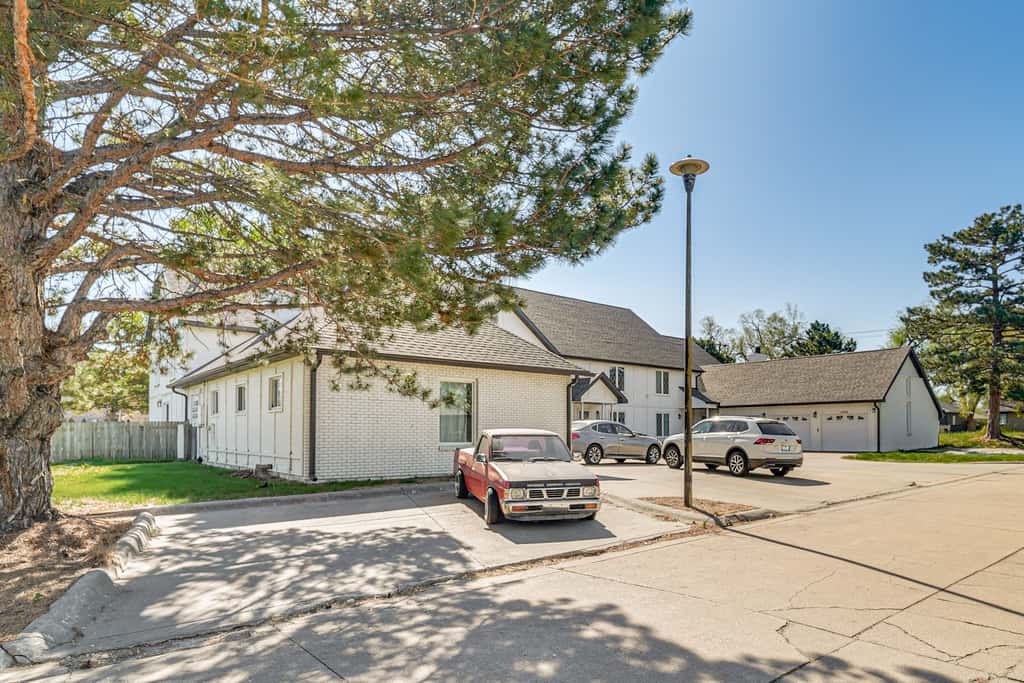 Explore Lincoln! Pet-Friendly Retreat w/ Patio