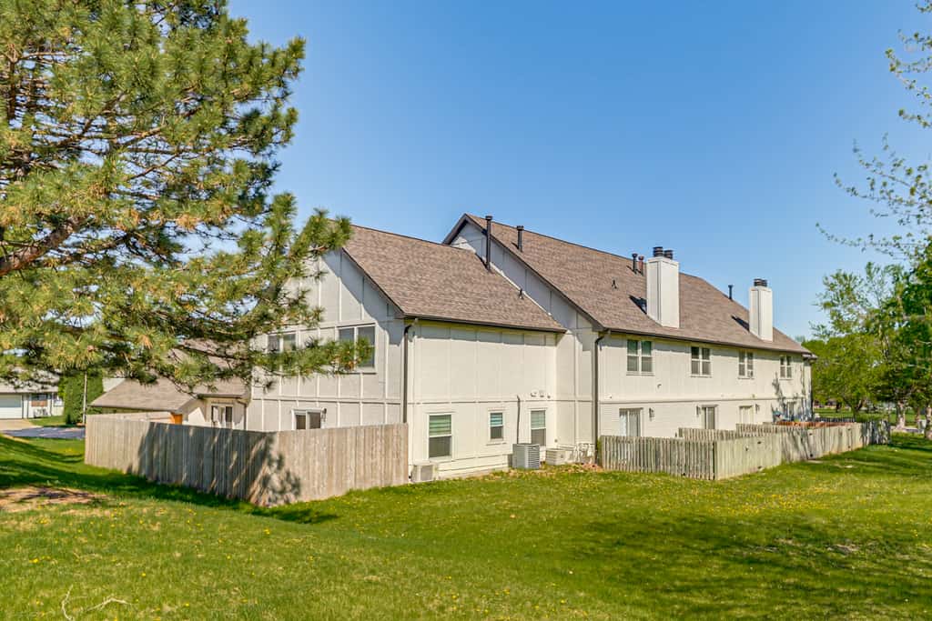 Explore Lincoln! Pet-Friendly Retreat w/ Patio