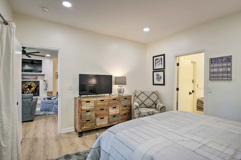 Keowee Keys Condo w/ Resort Amenities Access!