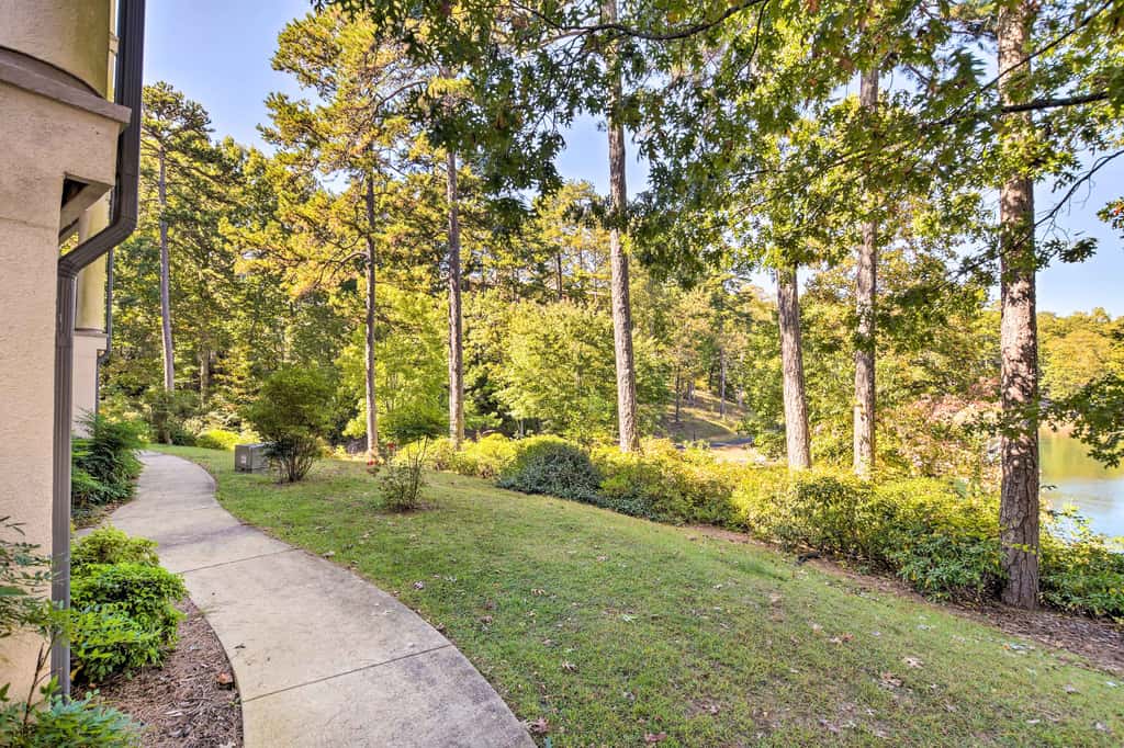 Keowee Keys Condo w/ Resort Amenities Access!
