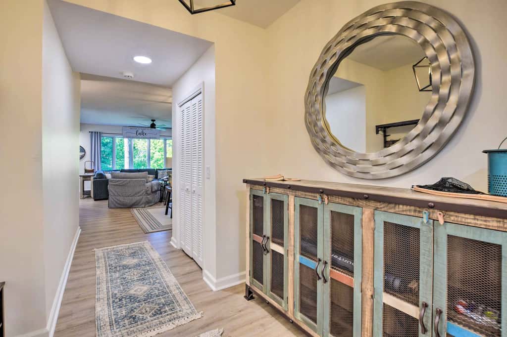Keowee Keys Condo w/ Resort Amenities Access!