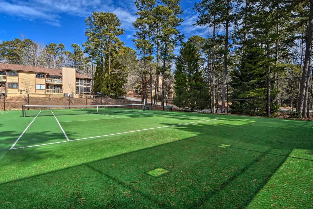 Keowee Keys Condo w/ Resort Amenities Access!