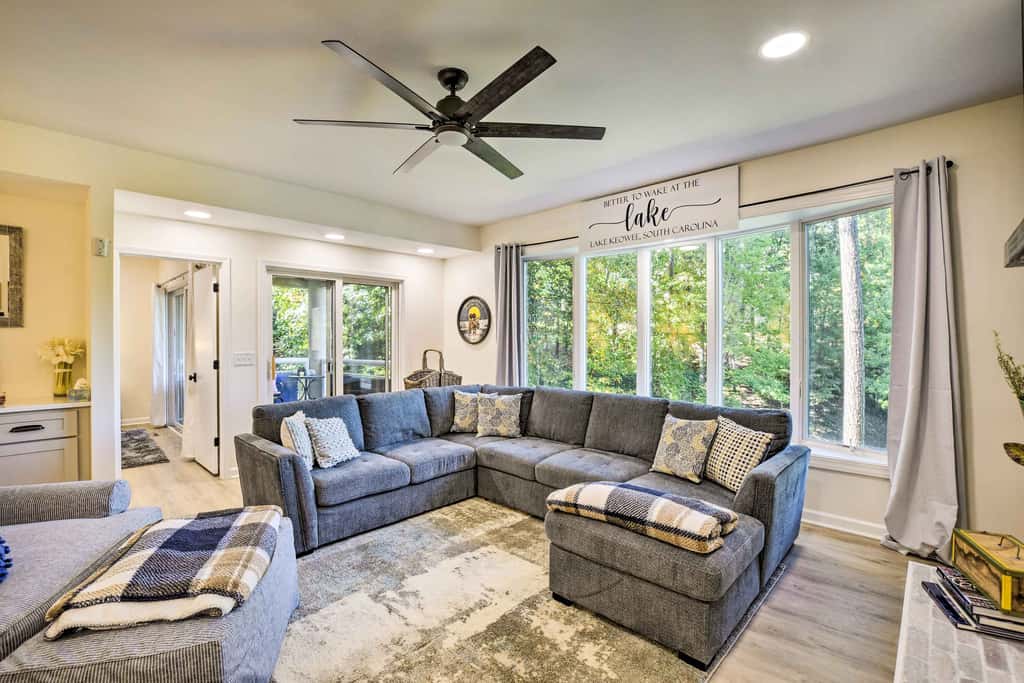 Keowee Keys Condo w/ Resort Amenities Access!