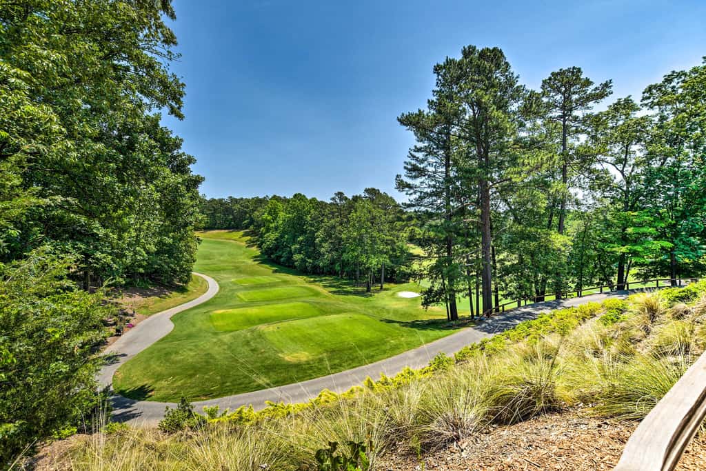 Walk to Lake Keowee: Salem Townhome w/ Deck