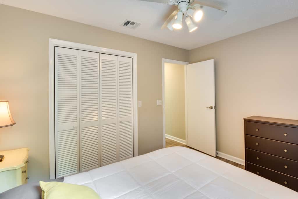 Walk to Lake Keowee: Salem Townhome w/ Deck