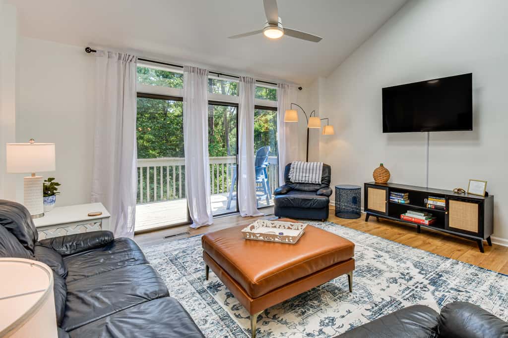 Keowee Key Condo w/ Lake Access & Community Pools!