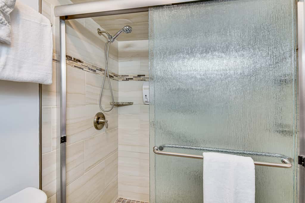 Keowee Key Condo w/ Lake Access & Community Pools!