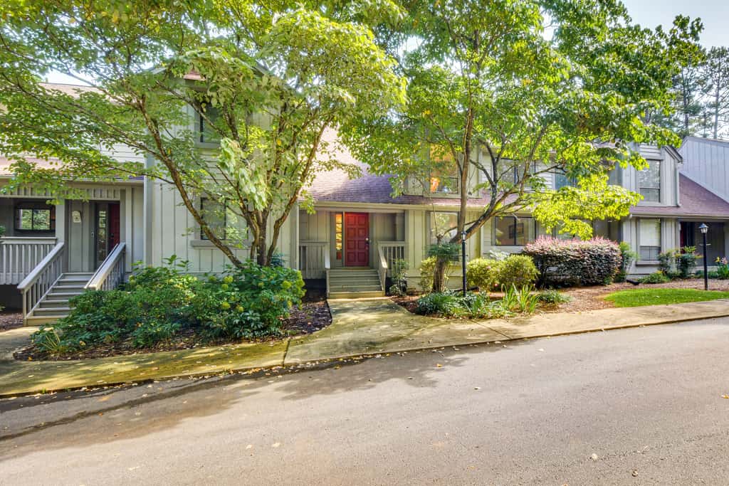 Keowee Key Condo w/ Lake Access & Community Pools!