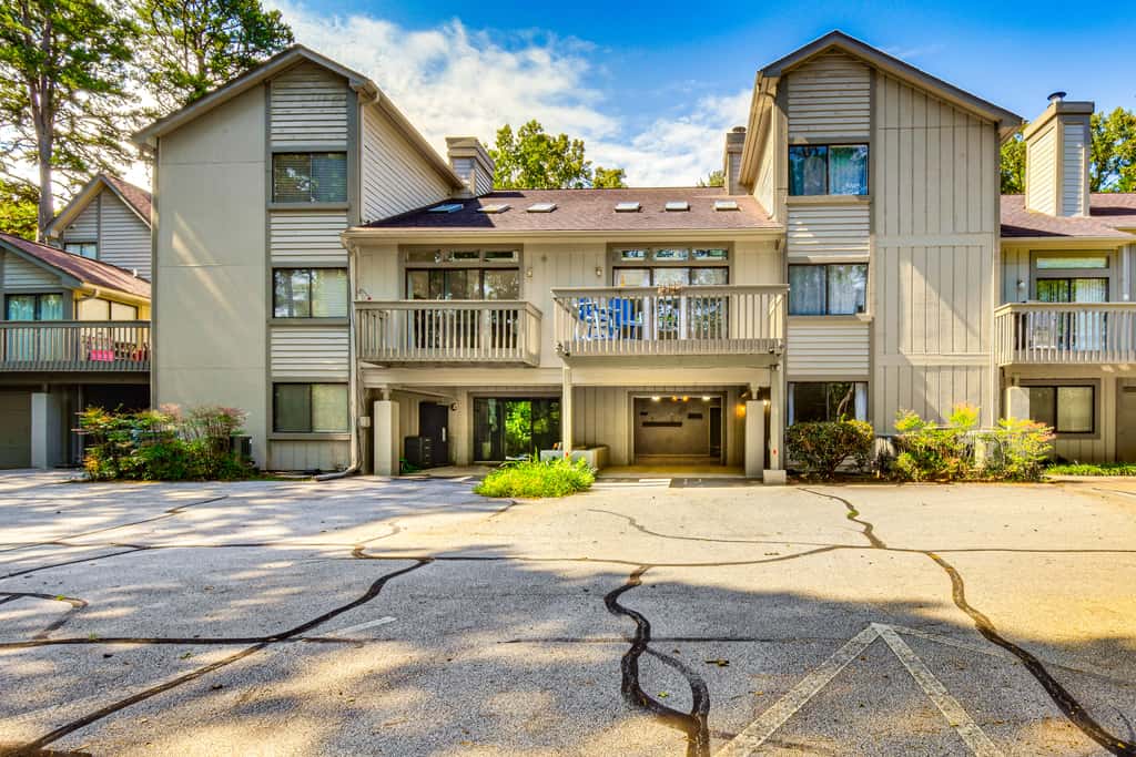 Keowee Key Condo w/ Lake Access & Community Pools!