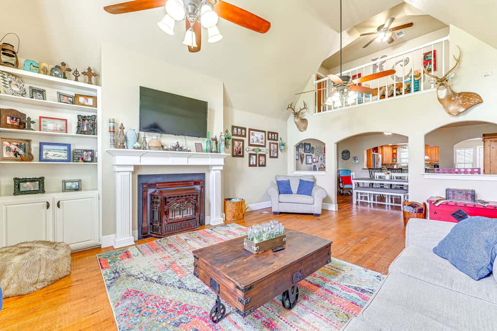 Fire Pit + Sauna: Spacious Lake Texoma Retreat!