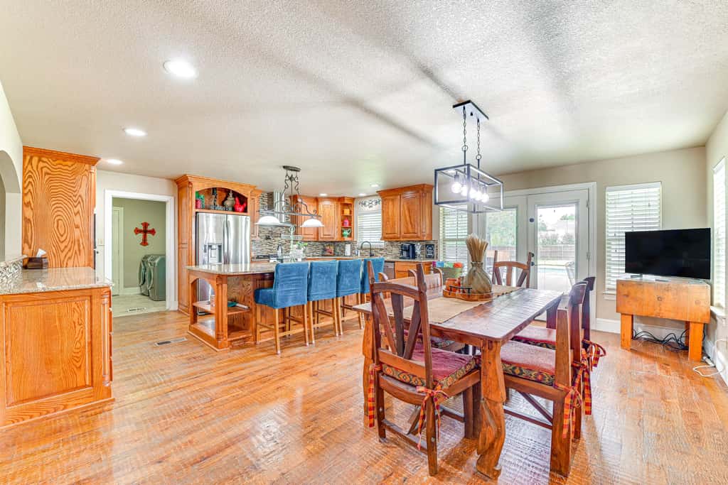 Fire Pit + Sauna: Spacious Lake Texoma Retreat!