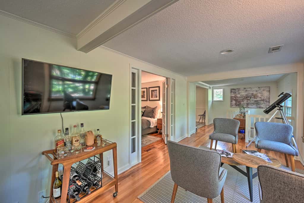 Chic House w/ Private Dock on Lake Hartwell!
