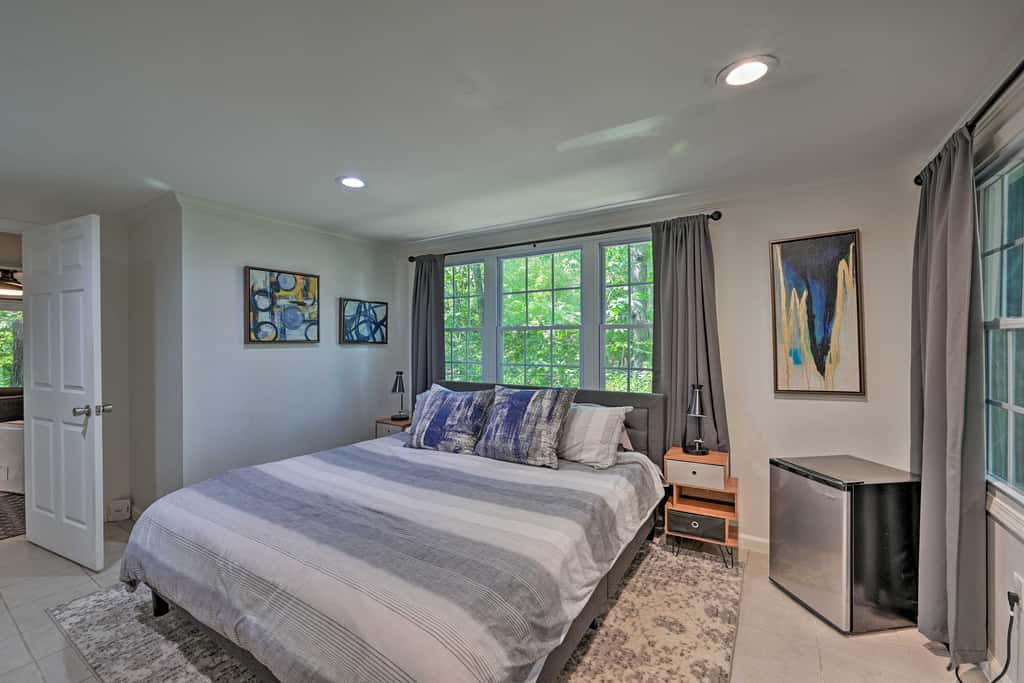 Chic House w/ Private Dock on Lake Hartwell!