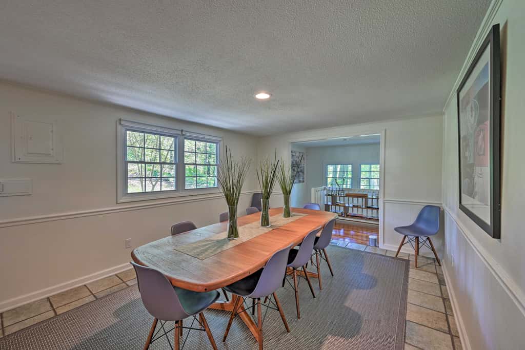 Chic House w/ Private Dock on Lake Hartwell!