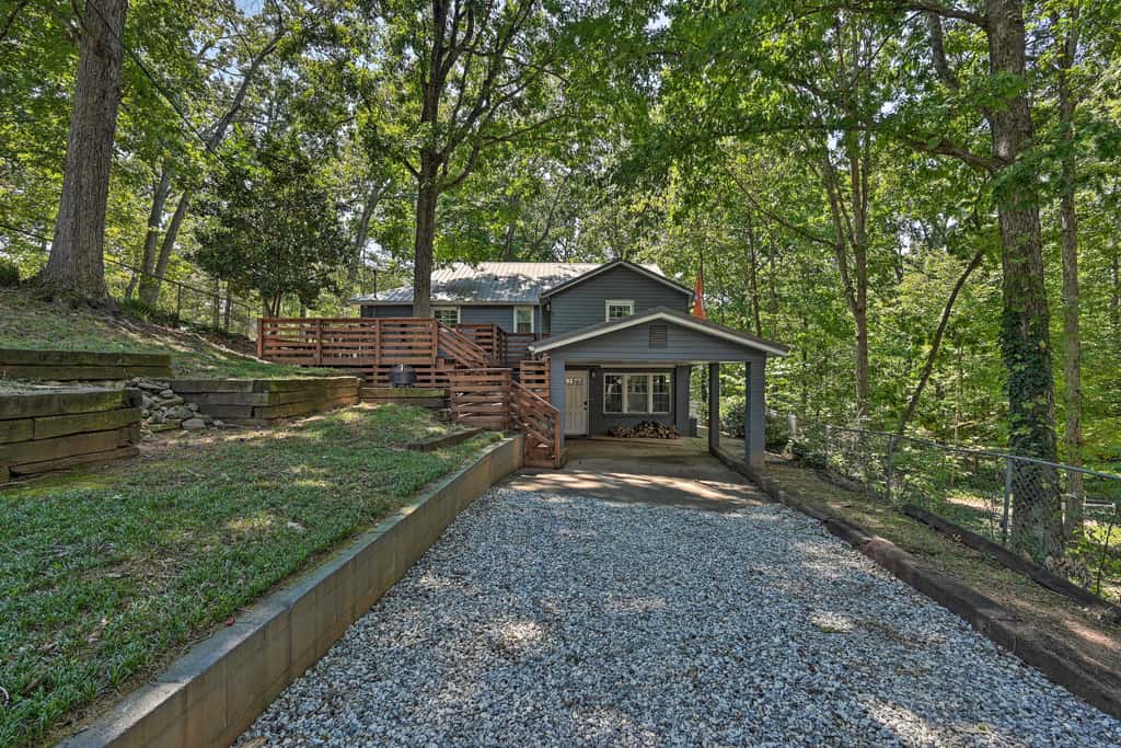 Chic House w/ Private Dock on Lake Hartwell!