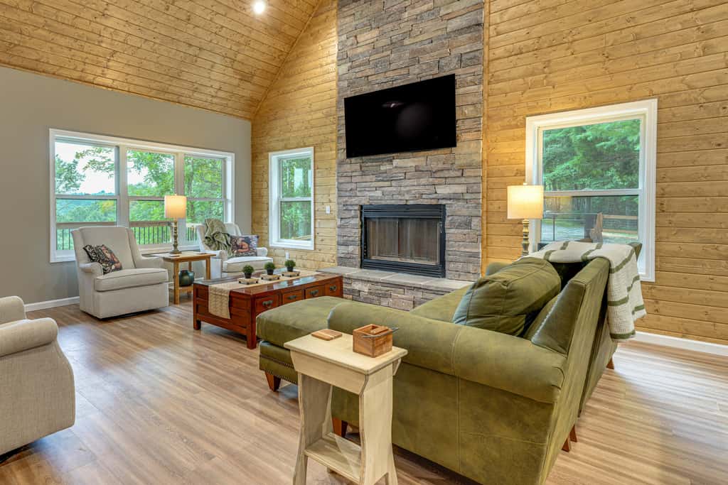 Modern Cabin w/ Sweeping Views in Blue Ridge Mtns!