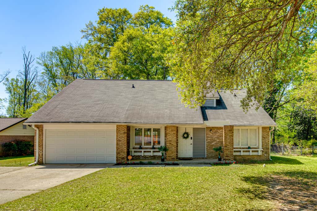 Explore ATL! Chic Home Base Near Mercedes-Benz