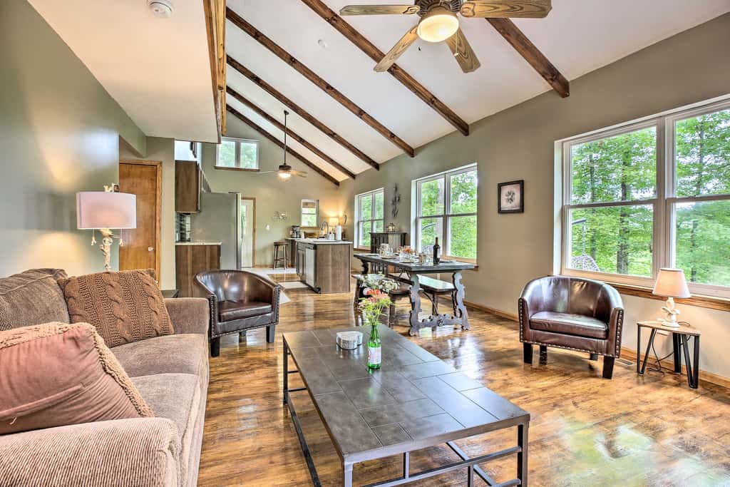 Hike & Zip-Line: Red River Gorge Cabin w/ Hot Tub!