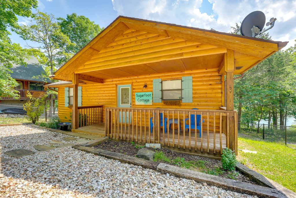 Lake Views: Table Rock Lake Retreat w/ Fenced Yard